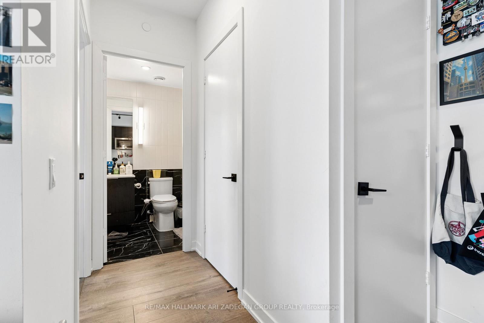 1908 - 327 King Street W, Toronto, Ontario  M5V 0W7 - Photo 9 - C12994940