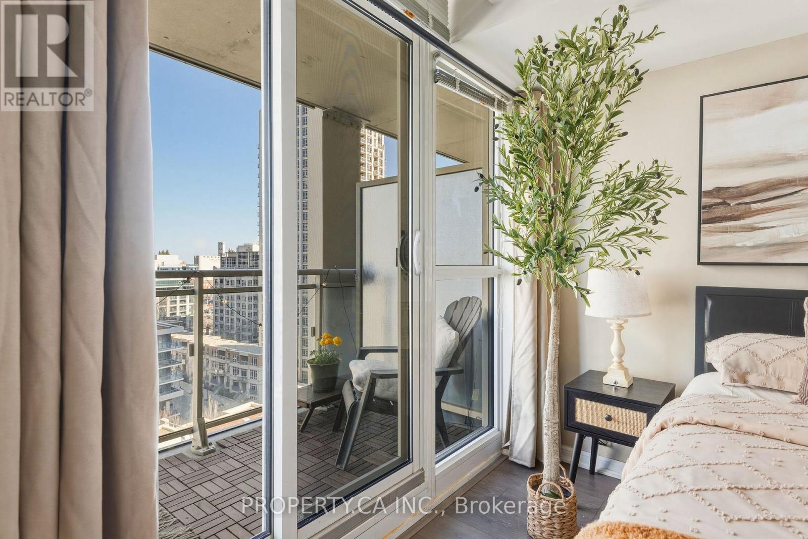 1604 - 35 Bastion Street, Toronto, Ontario  M5V 0C2 - Photo 12 - C12995008