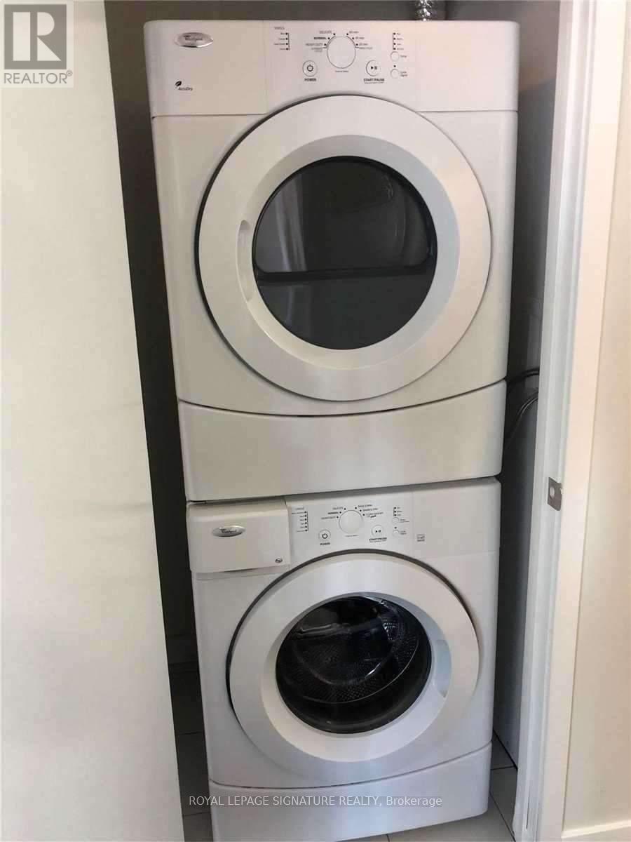 1802 - 295 Adelaide Street W, Toronto, Ontario  M5V 1P7 - Photo 10 - C12995044