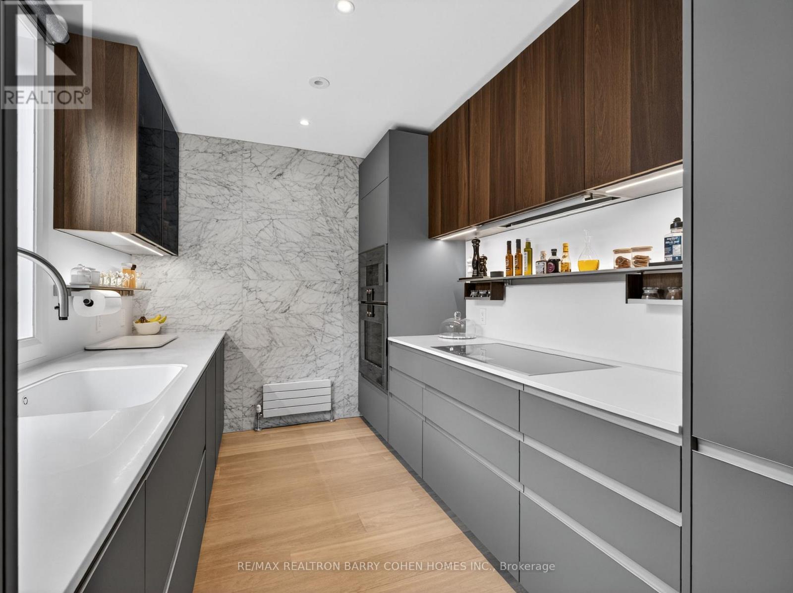 130 Mona Drive, Toronto, Ontario  M5N 2R6 - Photo 12 - C12995098