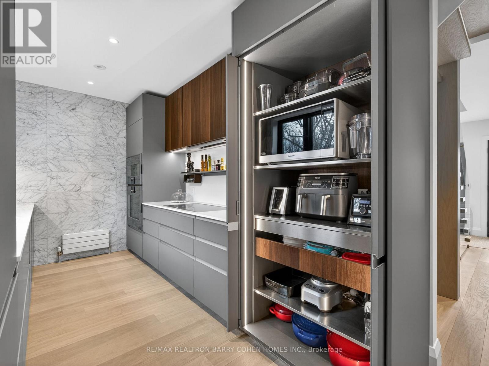 130 Mona Drive, Toronto, Ontario  M5N 2R6 - Photo 15 - C12995098