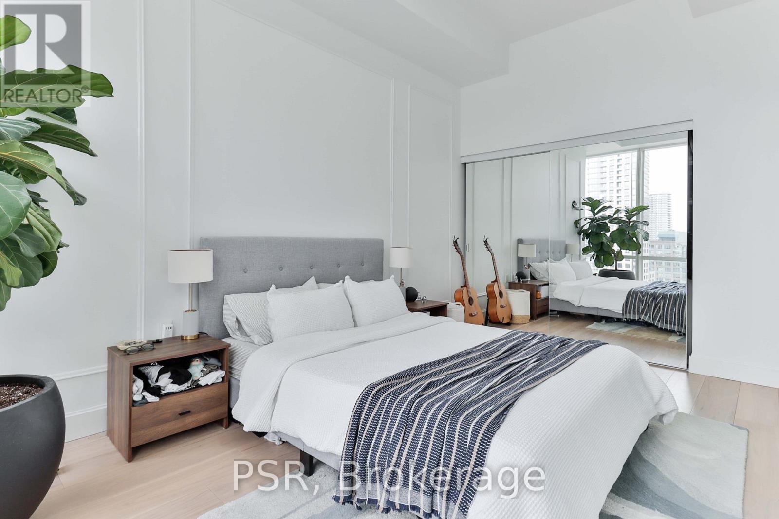 2806 - 8 The Esplanade Street, Toronto, Ontario  M5E 0A6 - Photo 19 - C12995104