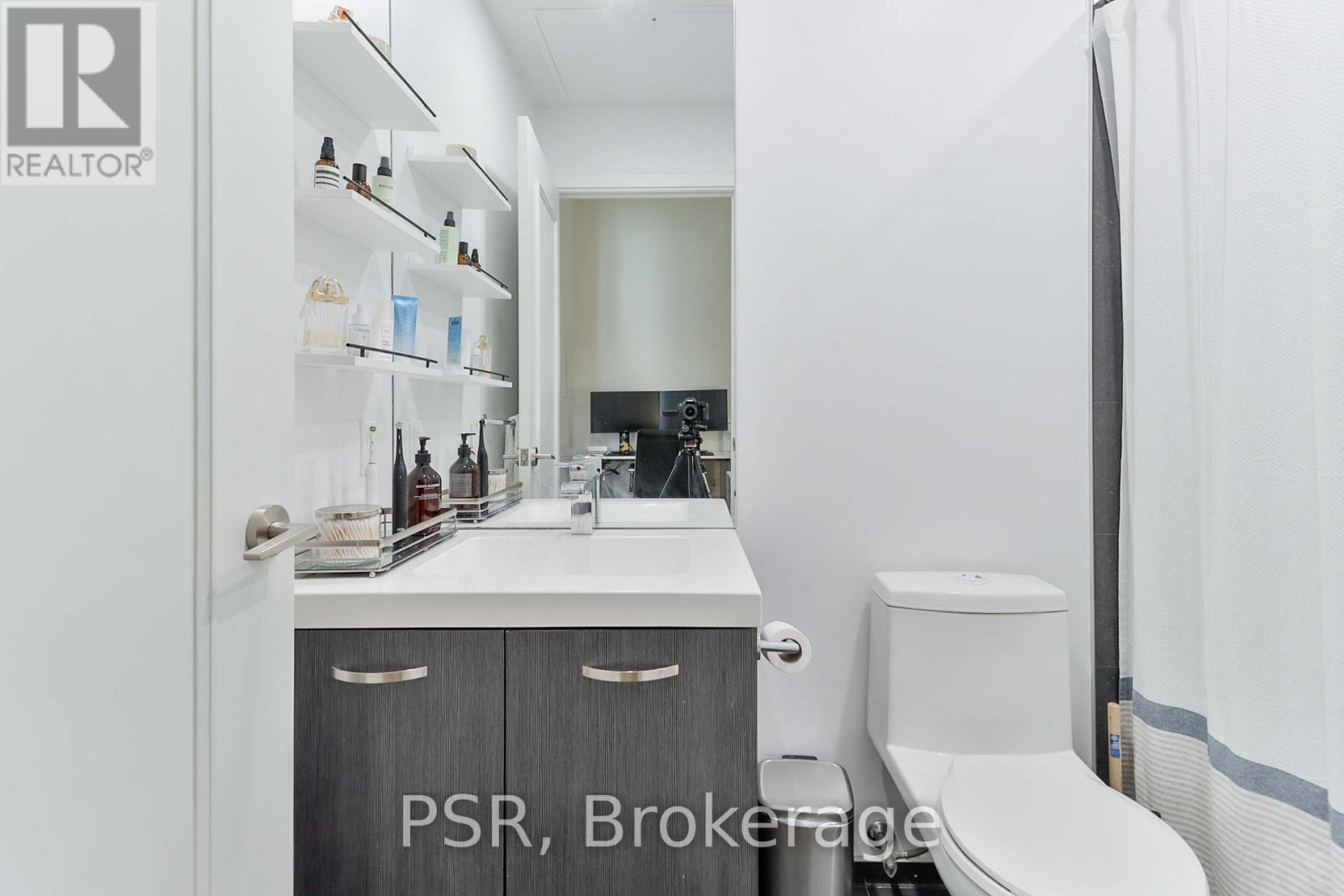 2806 - 8 The Esplanade Street, Toronto, Ontario  M5E 0A6 - Photo 20 - C12995104