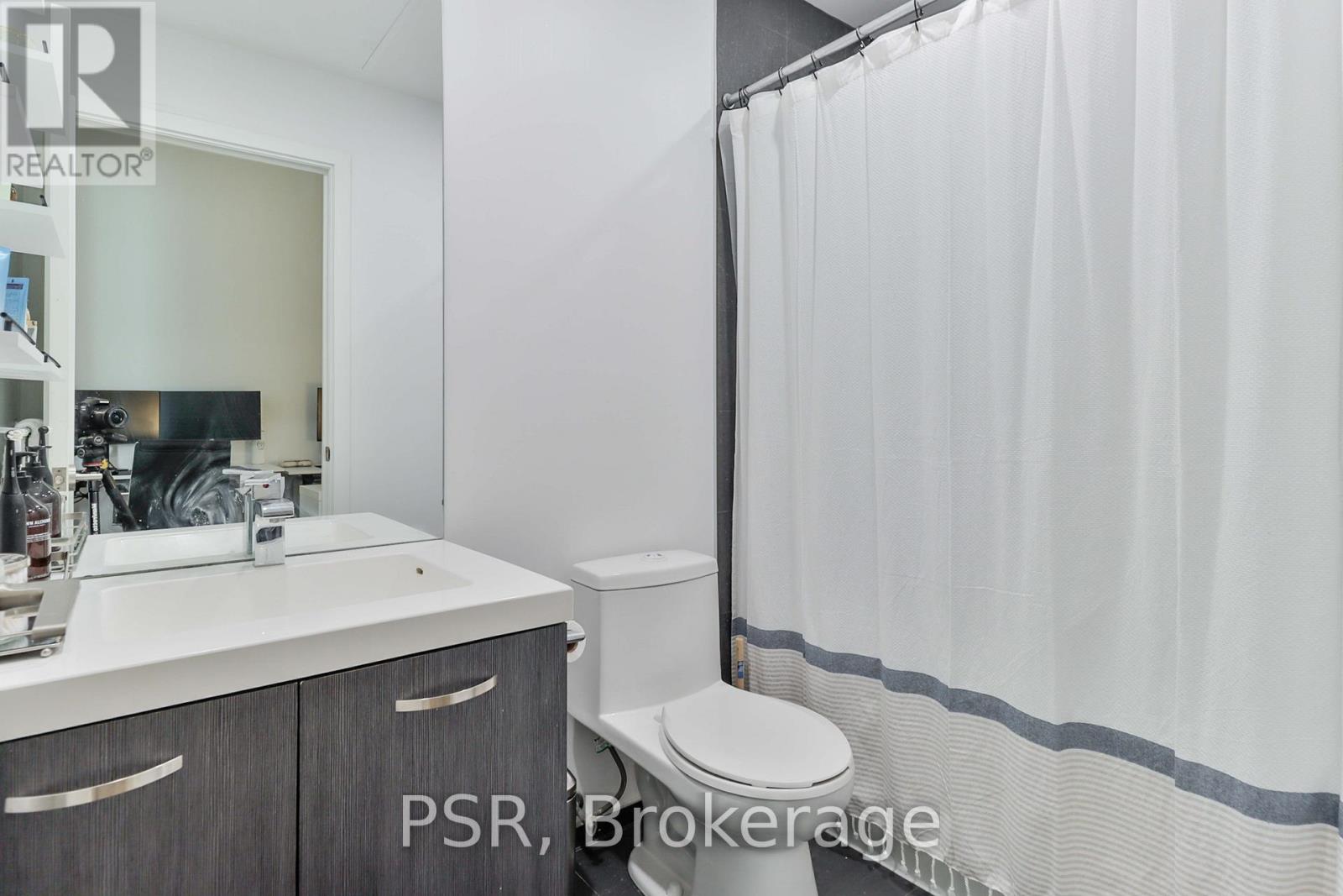 2806 - 8 The Esplanade Street, Toronto, Ontario  M5E 0A6 - Photo 21 - C12995104