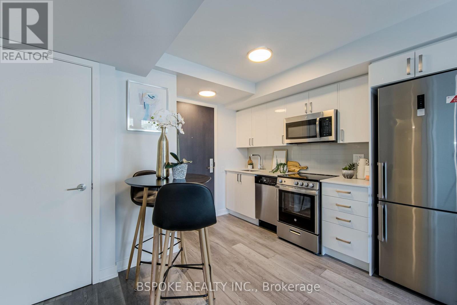 1102 - 38 Monte Kwinter Court, Toronto, Ontario  M3H 0E2 - Photo 4 - C12995120