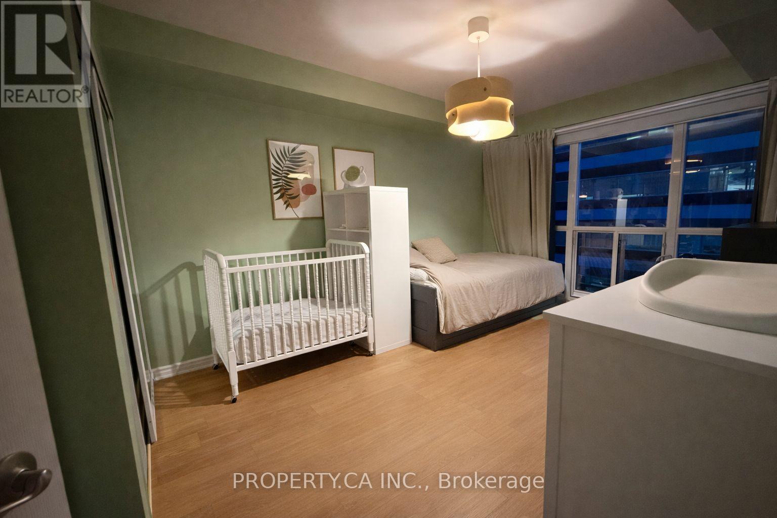 915 - 270 Wellington Street W, Toronto, Ontario  M5V 3P5 - Photo 10 - C12995148