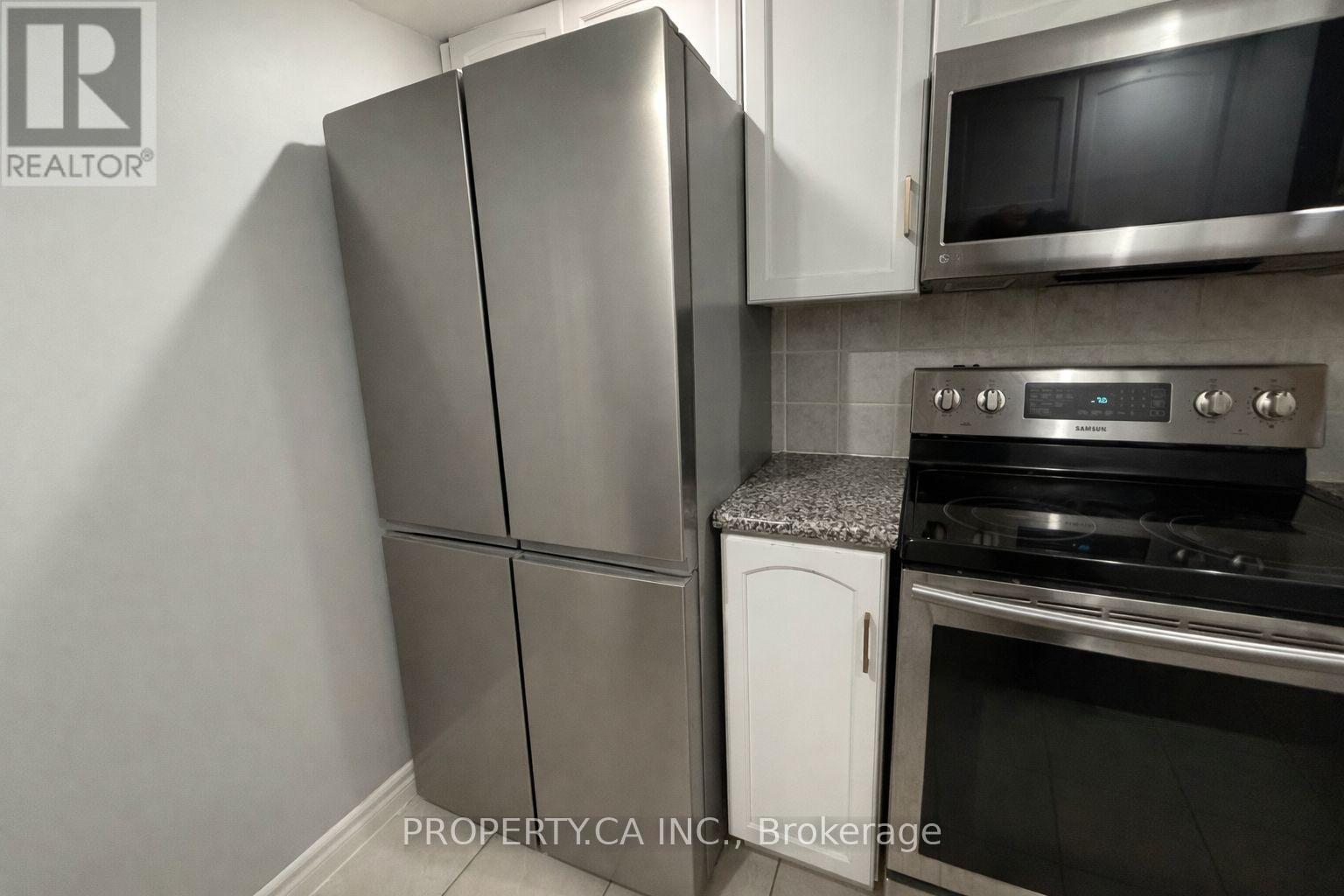 915 - 270 Wellington Street W, Toronto, Ontario  M5V 3P5 - Photo 12 - C12995148