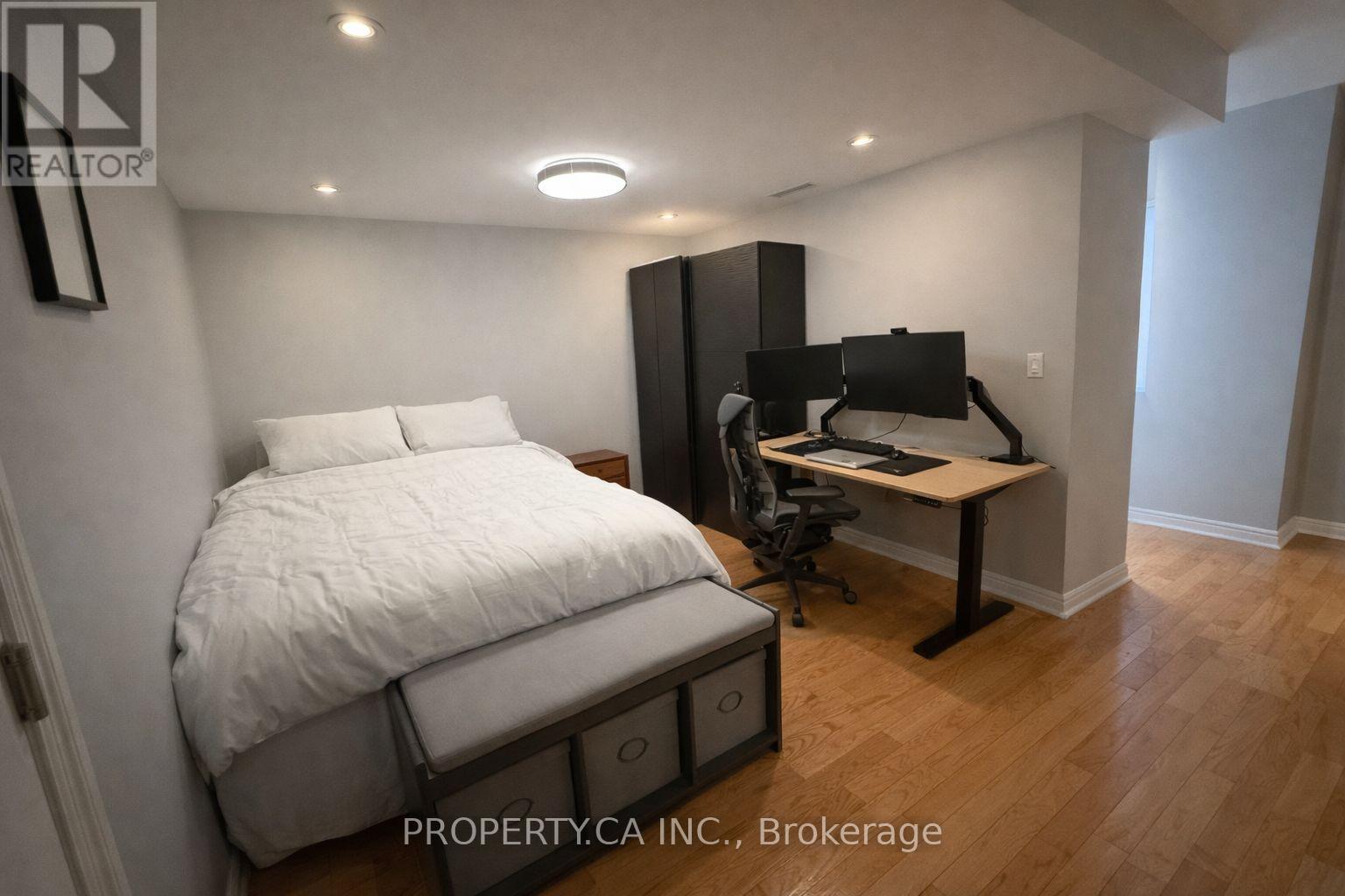 915 - 270 Wellington Street W, Toronto, Ontario  M5V 3P5 - Photo 13 - C12995148