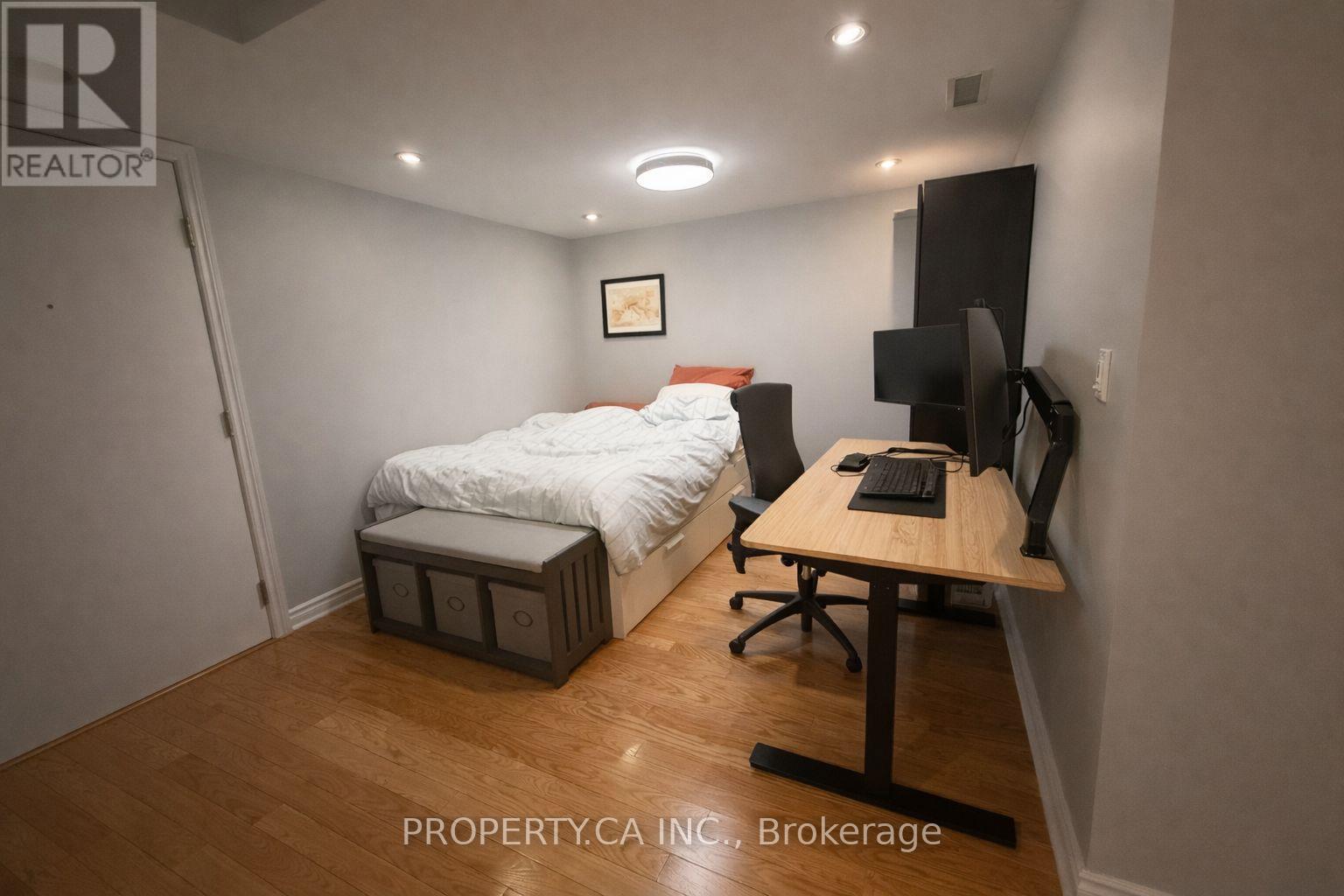 915 - 270 Wellington Street W, Toronto, Ontario  M5V 3P5 - Photo 5 - C12995148