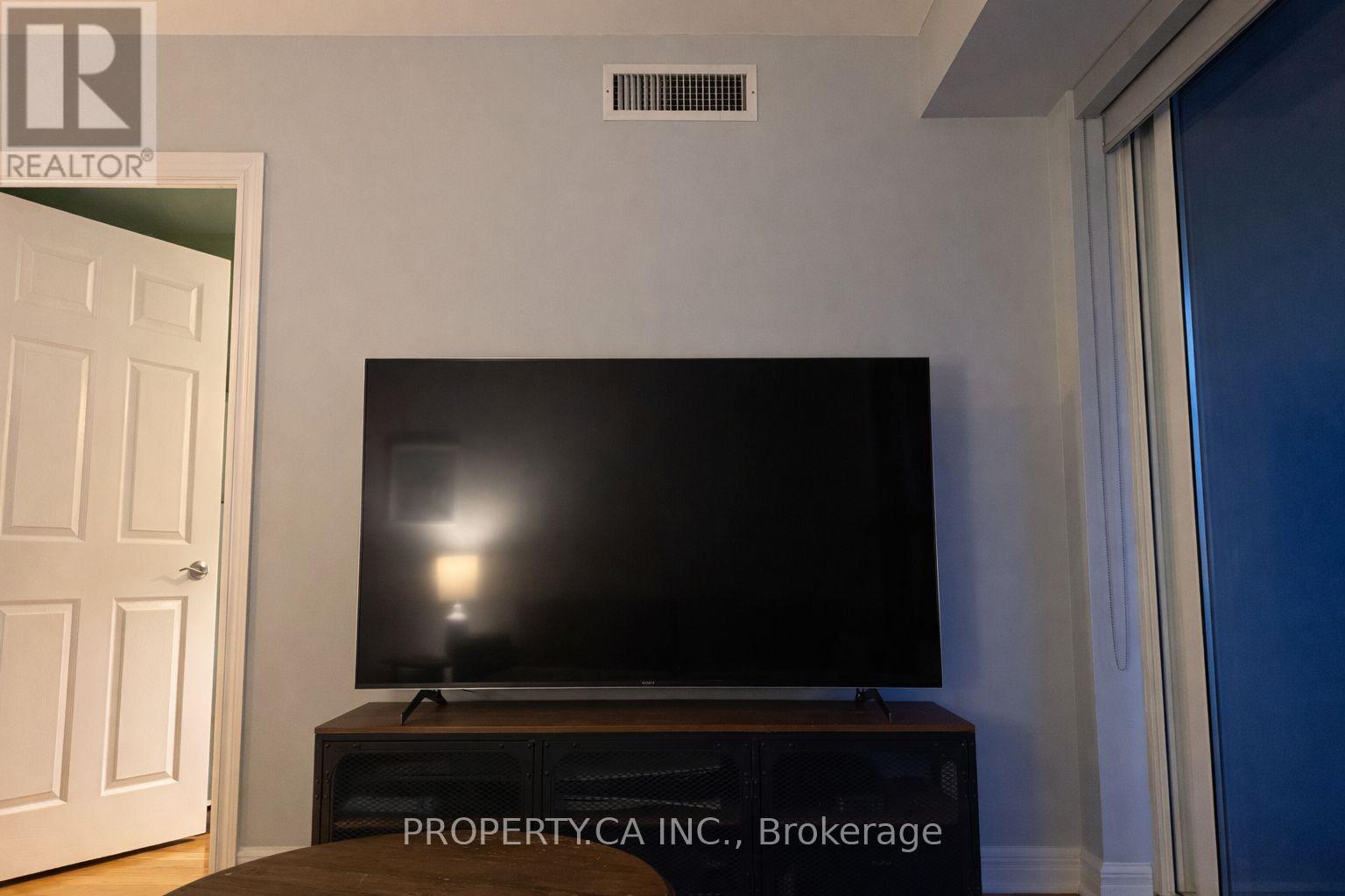 915 - 270 Wellington Street W, Toronto, Ontario  M5V 3P5 - Photo 8 - C12995148