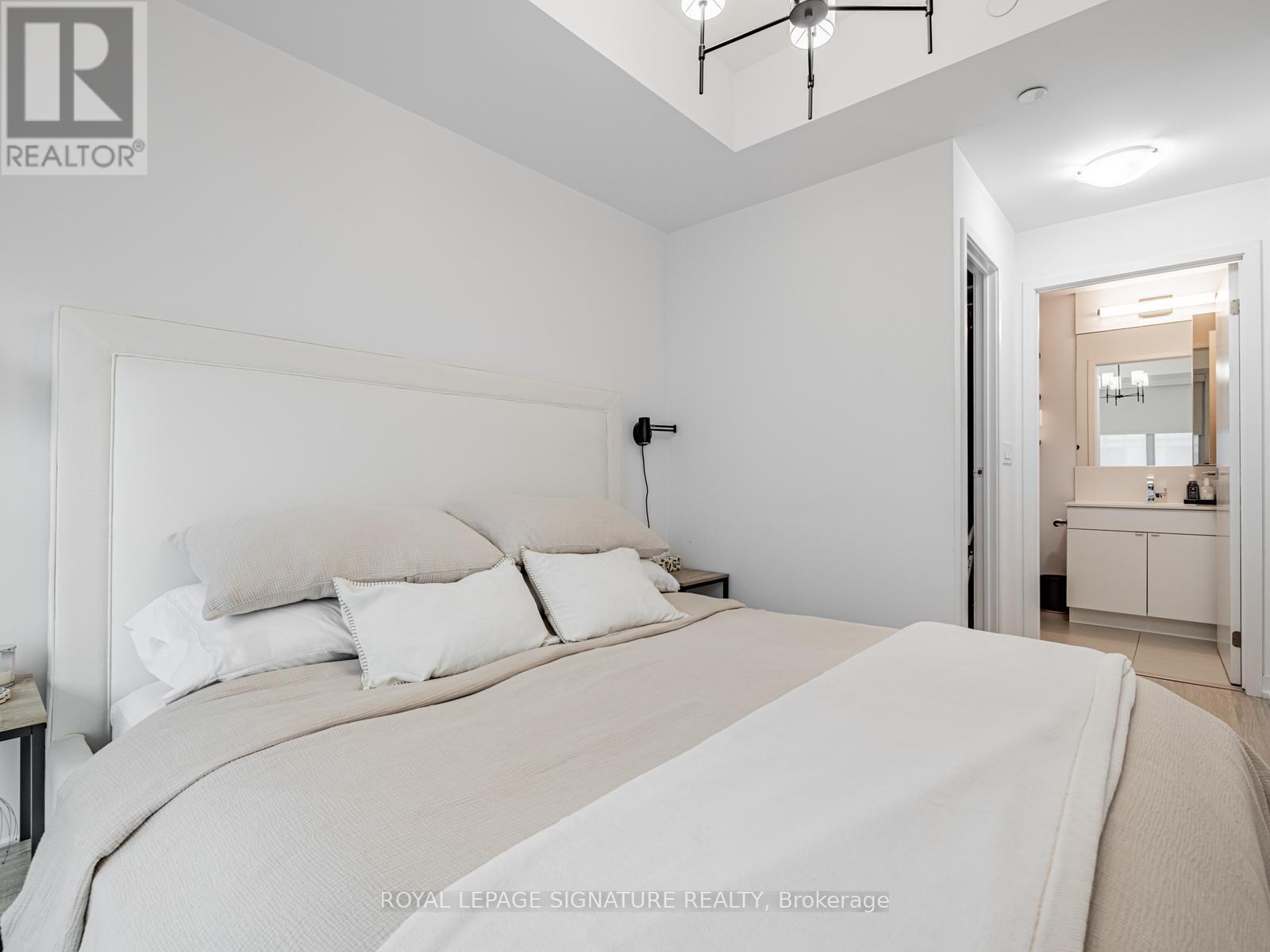 1520 - 98 Lillian Street, Toronto, Ontario  M4S 0A5 - Photo 9 - C12995174