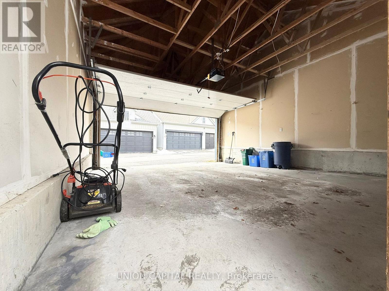 29 Queen's Plate Drive, Markham, Ontario  L6C 2A9 - Photo 43 - N12927968