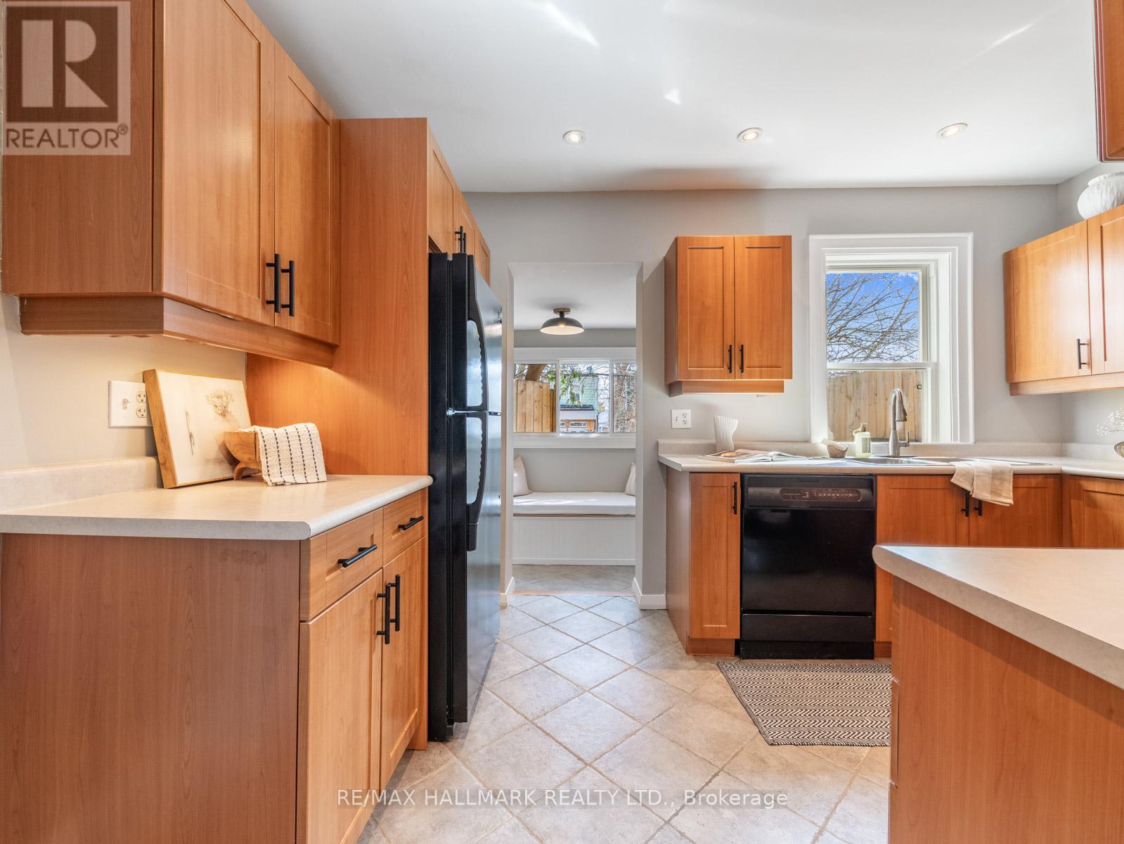 275 Bingham Avenue, Toronto, Ontario  M4E 3R6 - Photo 10 - E12994954