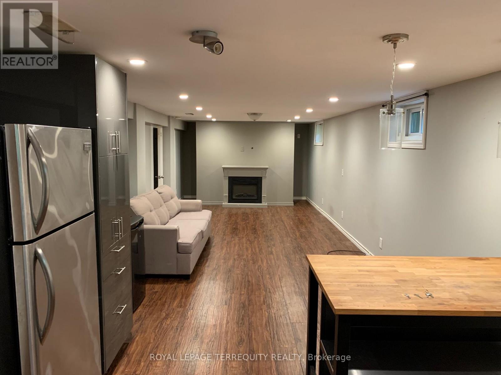 LOWER - 319 HILLCROFT STREET, Oshawa, Ontario