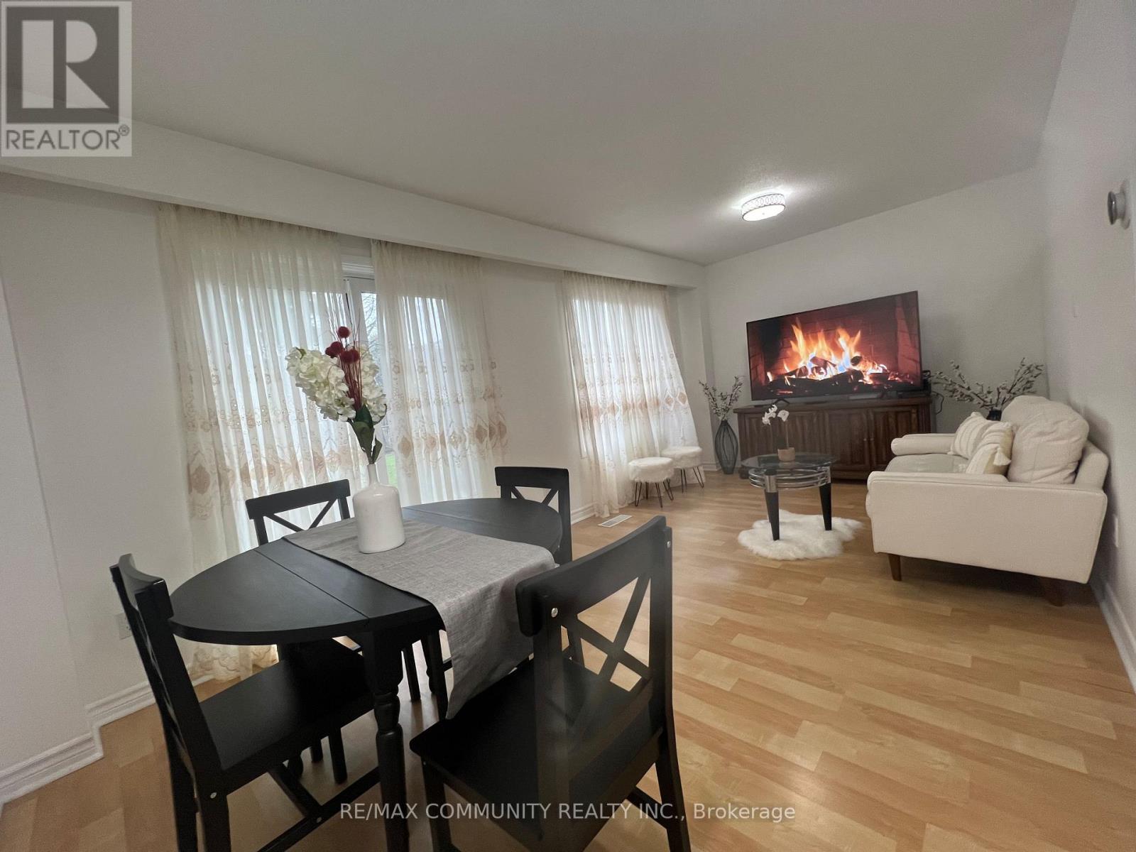 284 Sprucewood Court, Toronto, Ontario  M1W 1P8 - Photo 5 - E12995156