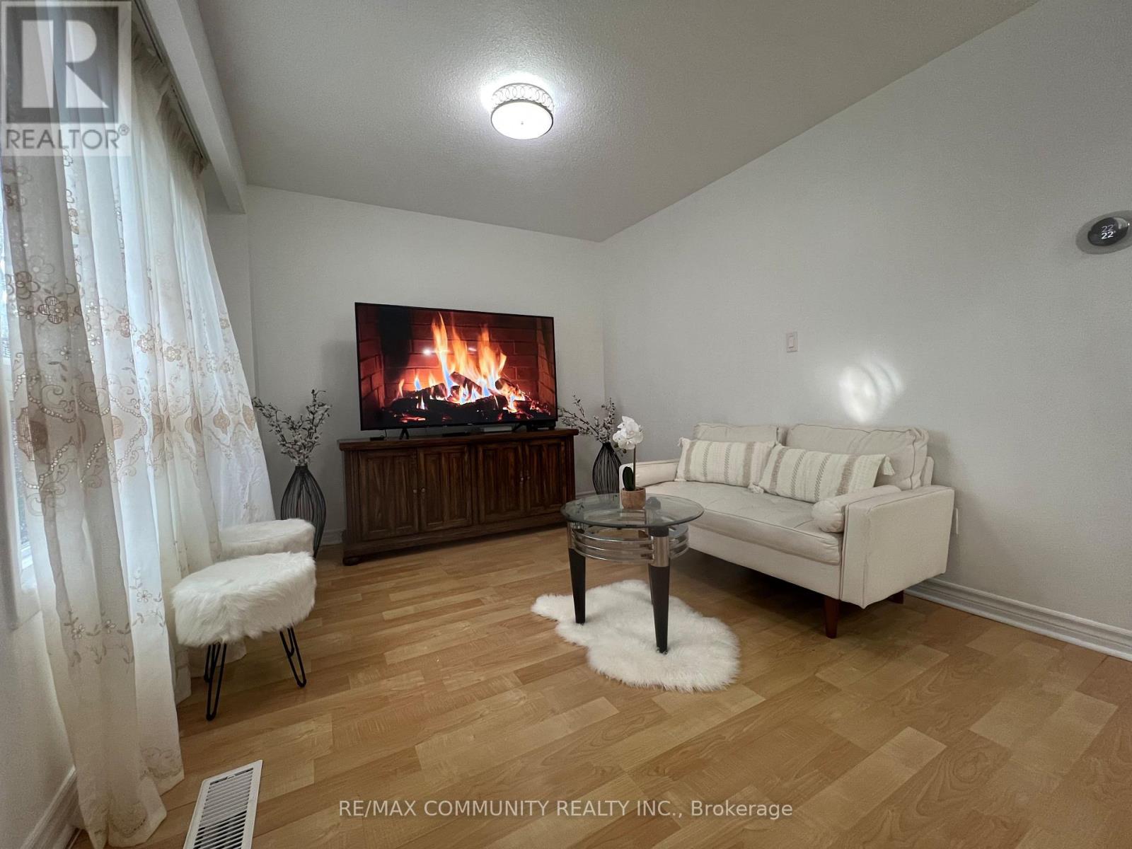 284 Sprucewood Court, Toronto, Ontario  M1W 1P8 - Photo 6 - E12995156