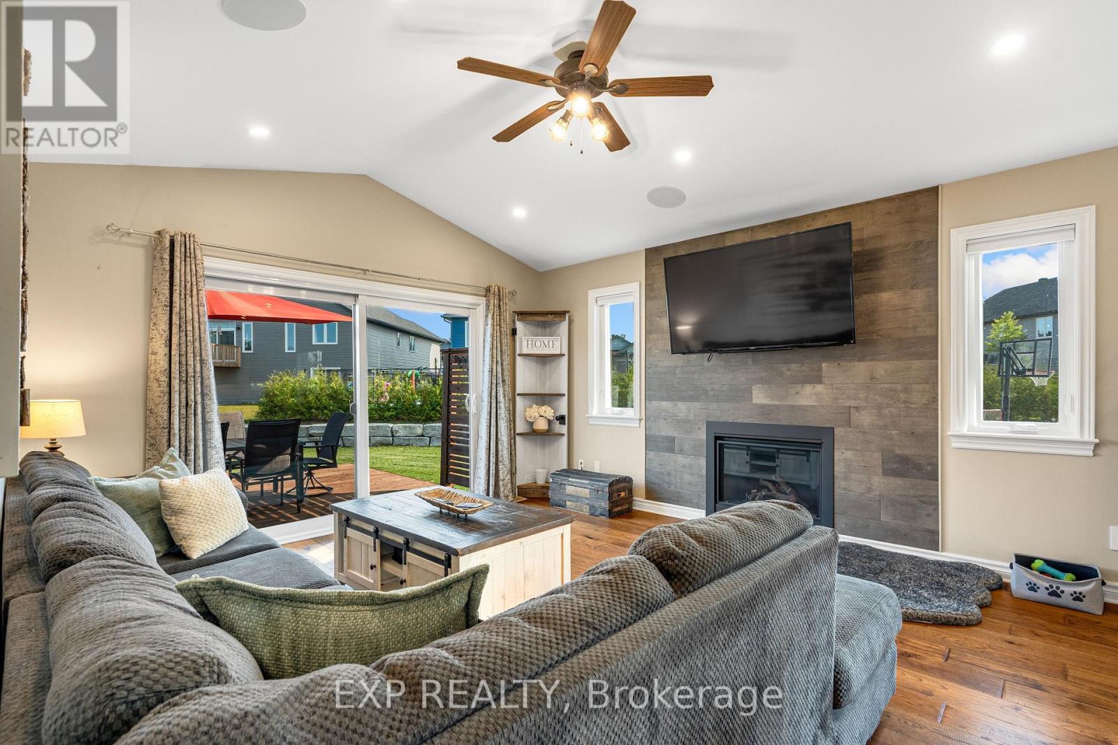 86 Horton Street, Mississippi Mills, Ontario  K0A 1A0 - Photo 14 - X12661704