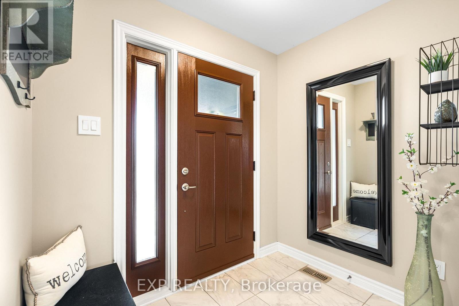 86 Horton Street, Mississippi Mills, Ontario  K0A 1A0 - Photo 2 - X12661704