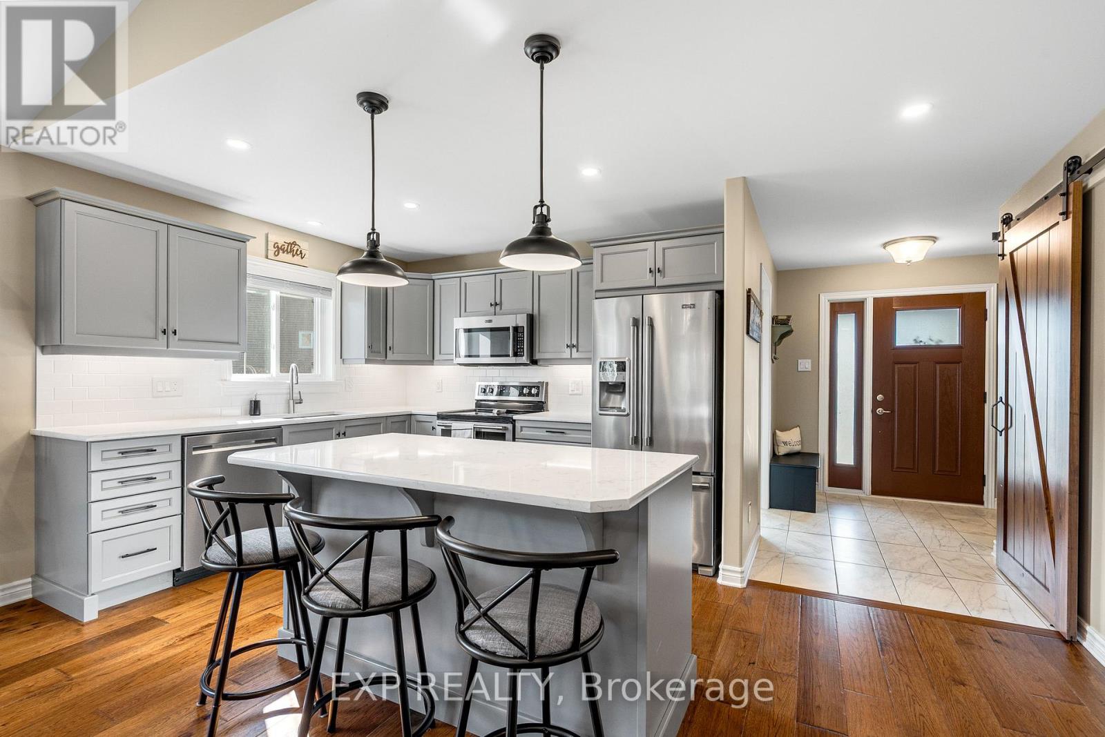 86 Horton Street, Mississippi Mills, Ontario  K0A 1A0 - Photo 4 - X12661704