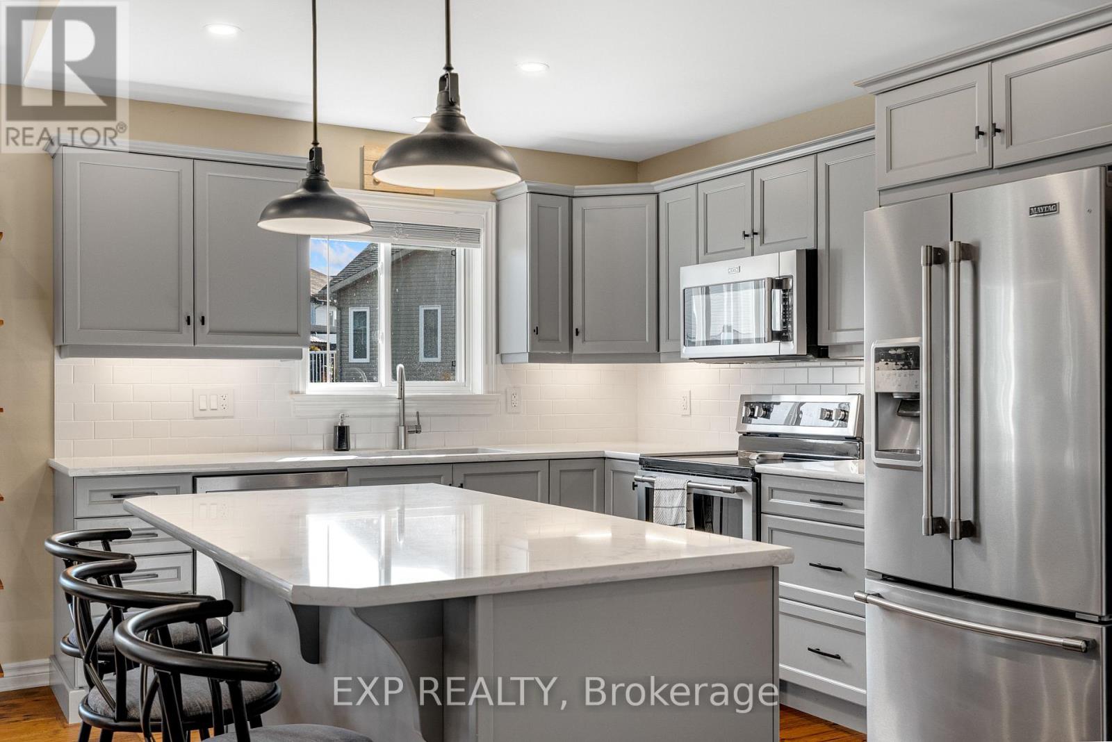 86 Horton Street, Mississippi Mills, Ontario  K0A 1A0 - Photo 6 - X12661704