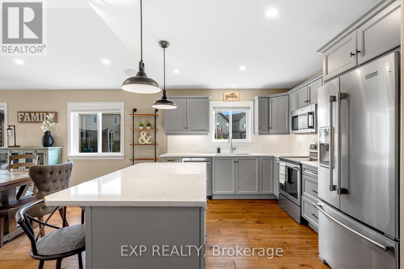 86 Horton Street, Mississippi Mills, Ontario  K0A 1A0 - Photo 8 - X12661704