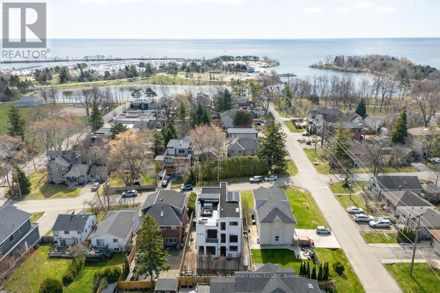 647 Montbeck Crescent, Mississauga, Ontario  L5G 1P1 - Photo 49 - W12992850