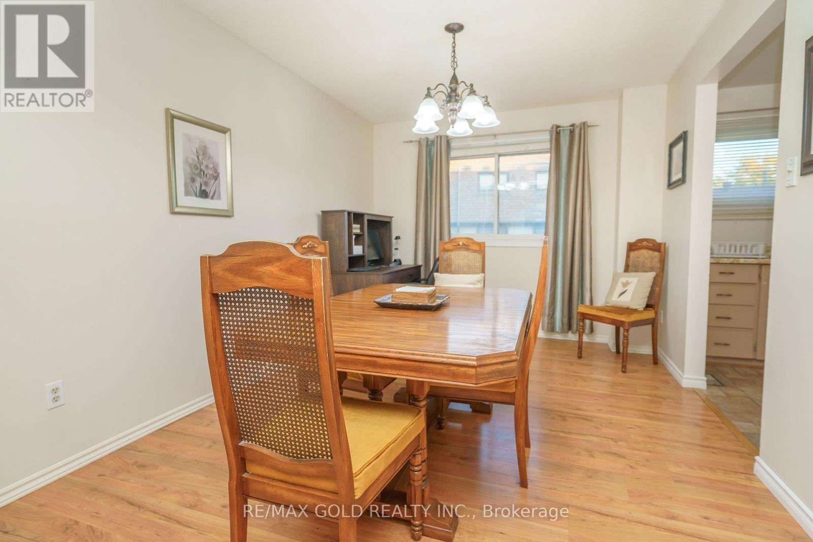 143 - 143 Ashton Crescent, Brampton, Ontario  L6S 3J9 - Photo 9 - W12640210