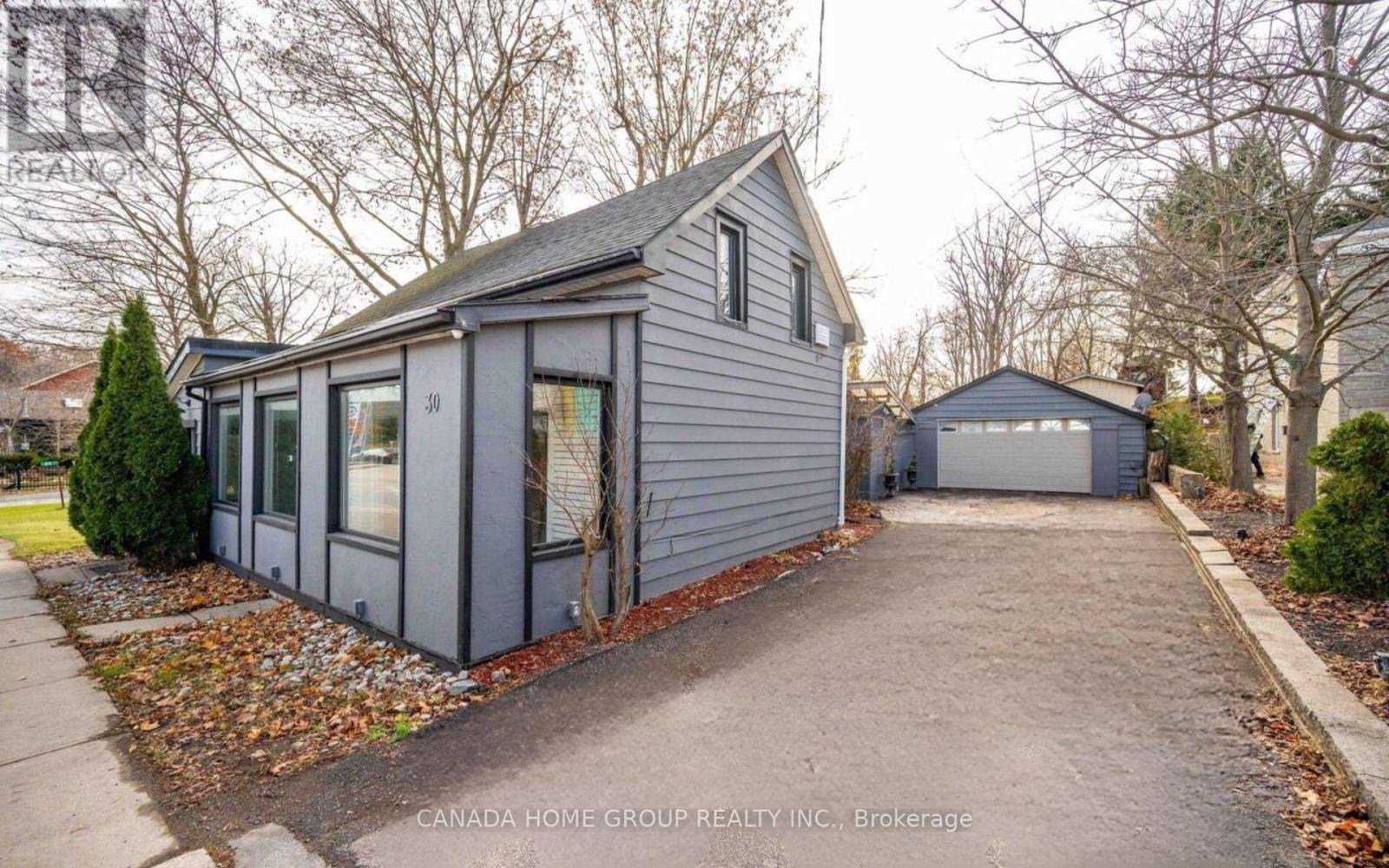 30 Main Street N, Milton, Ontario  L0P 1B0 - Photo 11 - W12956548