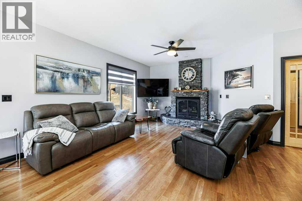 6 Cranna Place, Lacombe, Alberta  T4L 2N7 - Photo 11 - A2301009