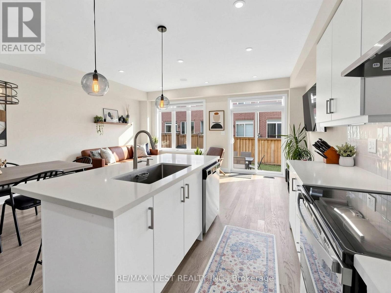 32 Angelfish Road, Brampton, Ontario  L7A 5C3 - Photo 15 - W12990068