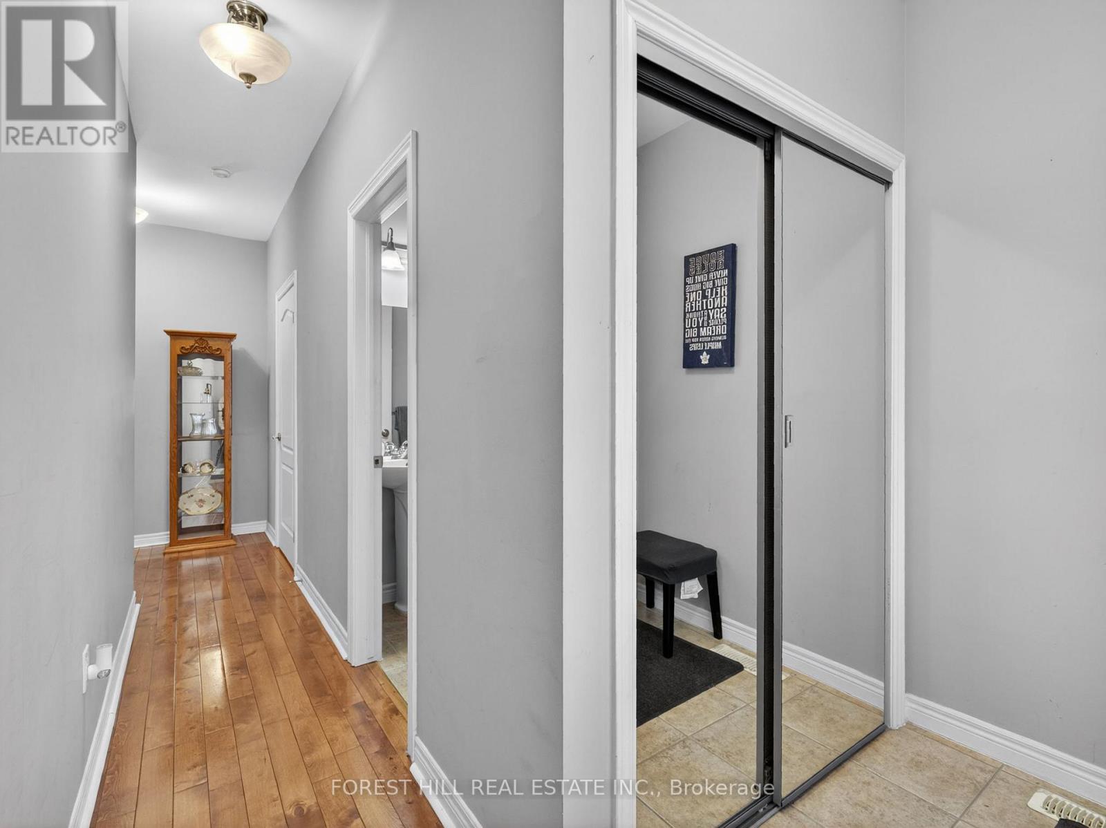 53 Marc Santi Boulevard, Vaughan, Ontario  L6A 0K2 - Photo 3 - N12994984