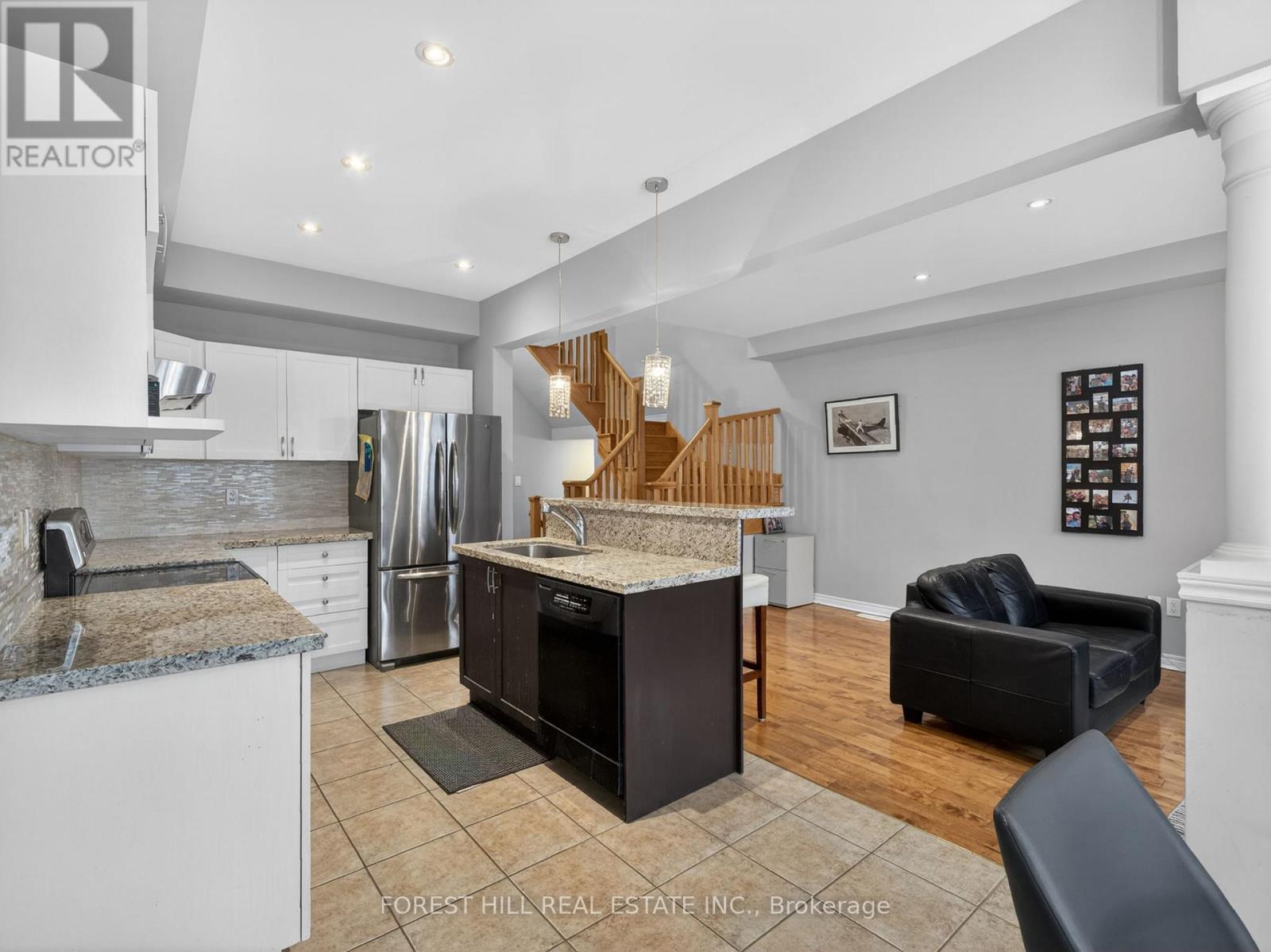 53 Marc Santi Boulevard, Vaughan, Ontario  L6A 0K2 - Photo 8 - N12994984