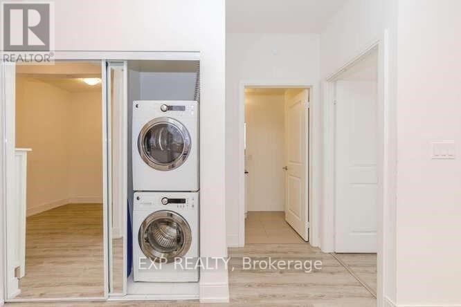 1603 - 9608 Yonge Street, Richmond Hill, Ontario  L4C 0X4 - Photo 3 - N12995064