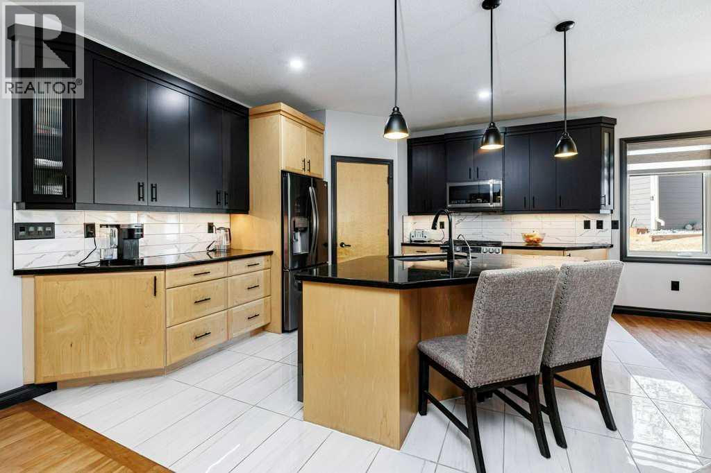 6 Cranna Place, Lacombe, Alberta  T4L 2N7 - Photo 5 - A2301009