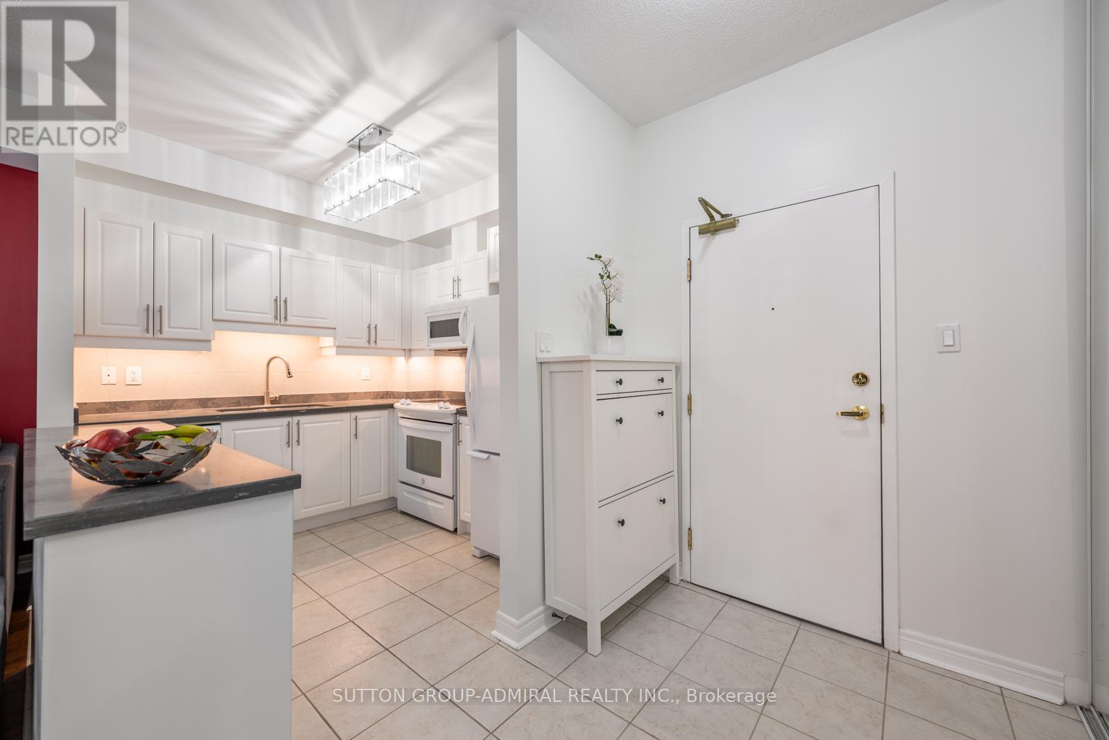 102 - 9944 KEELE STREET, Vaughan, Ontario