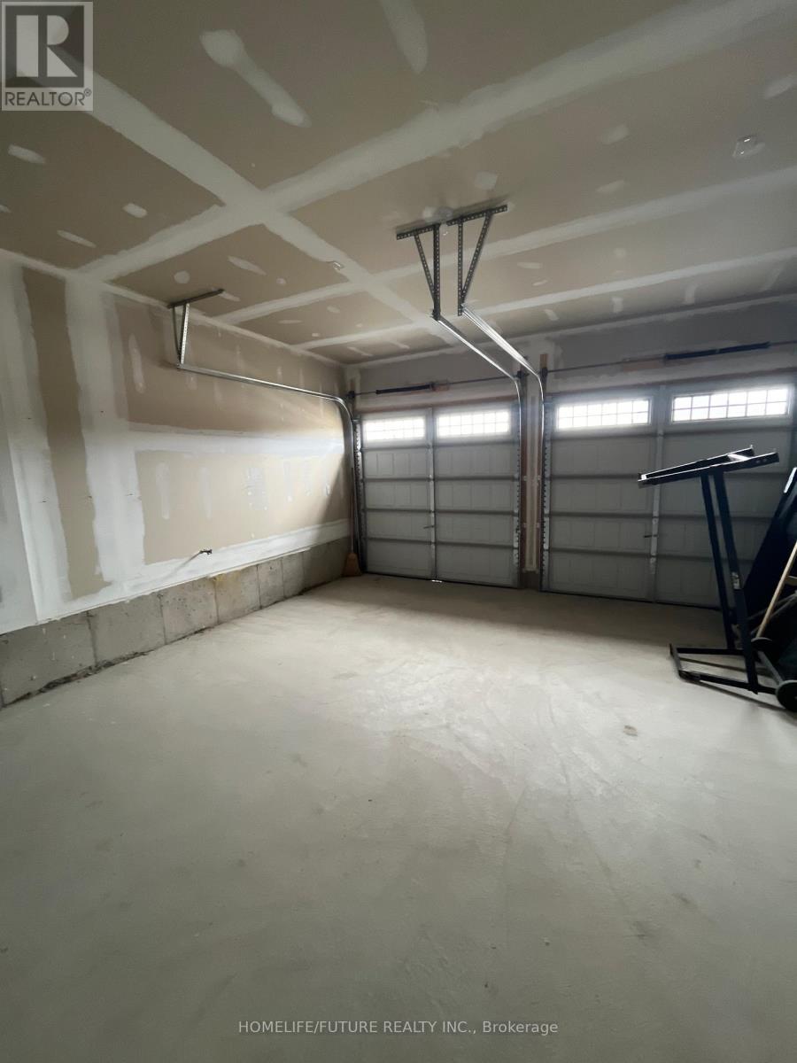 59 Wakefield Boulevard, Essa (Angus), Ontario L0M 1B5 - Photo 12 - N12995178