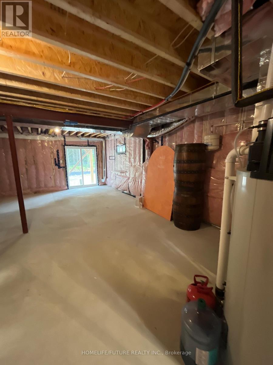 59 Wakefield Boulevard, Essa (Angus), Ontario L0M 1B5 - Photo 14 - N12995178