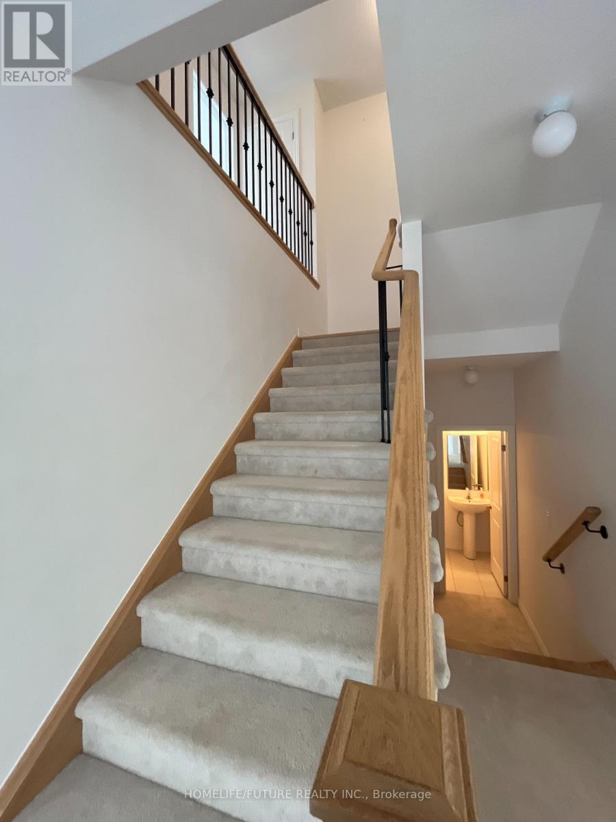 59 Wakefield Boulevard, Essa (Angus), Ontario L0M 1B5 - Photo 8 - N12995178