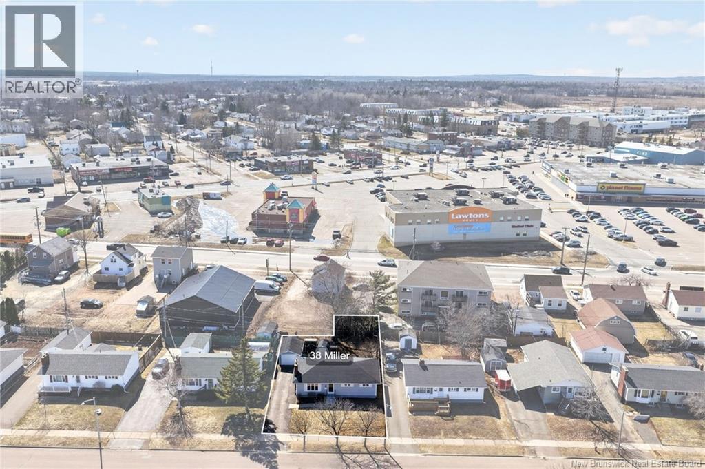 38 Miller Drive, Moncton, New Brunswick  E1C 7T2 - Photo 2 - NB136969