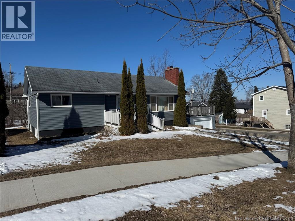 91 Fairview, Fredericton, New Brunswick  E3C 1K3 - Photo 2 - NB136033