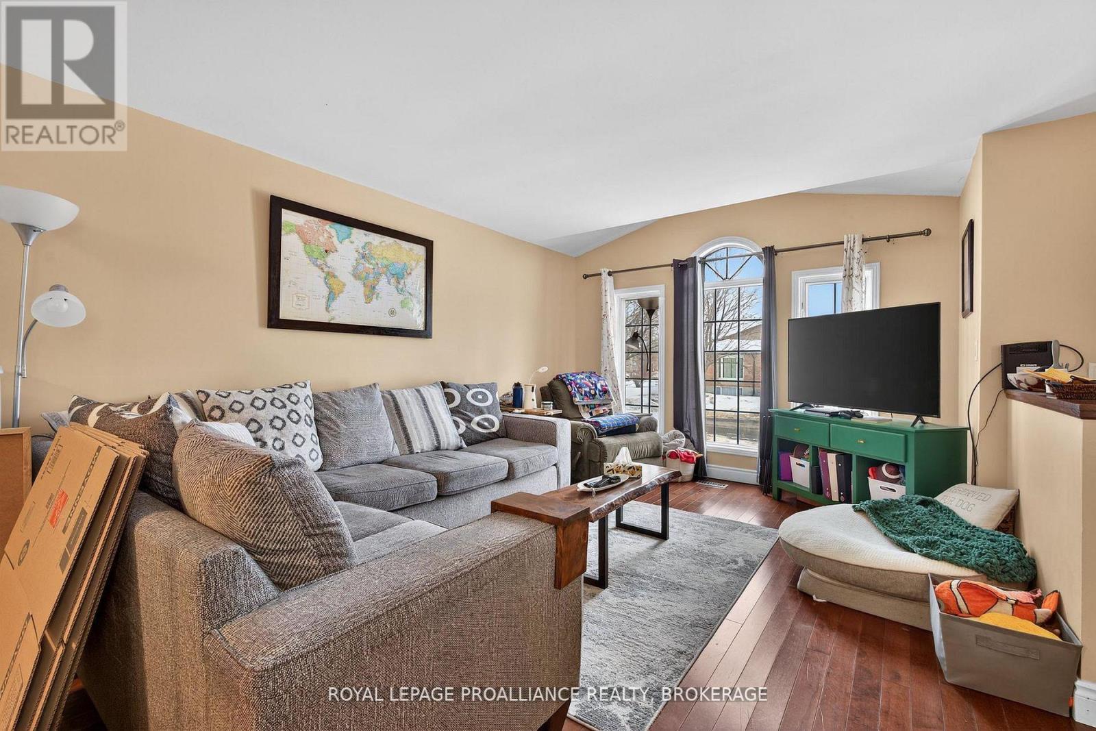 614 Barnsley Crescent, Kingston, Ontario K7M 8X4 - Photo 7 - X12995150