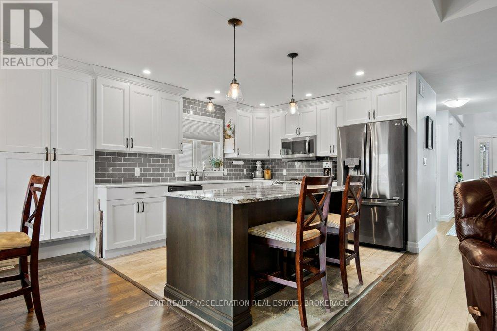 8 Briarwood Crescent, Greater Napanee, Ontario  K7R 0C2 - Photo 14 - X12995164