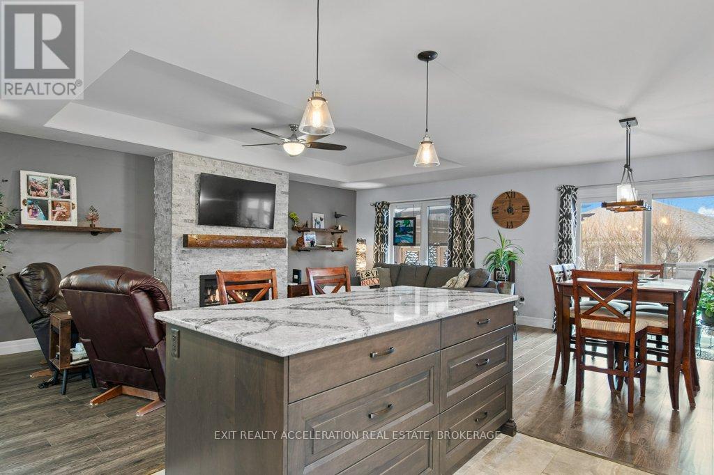 8 Briarwood Crescent, Greater Napanee, Ontario  K7R 0C2 - Photo 18 - X12995164