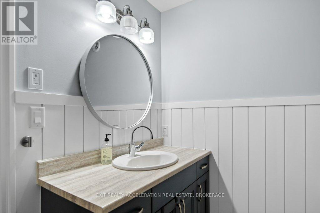 8 Briarwood Crescent, Greater Napanee, Ontario  K7R 0C2 - Photo 23 - X12995164