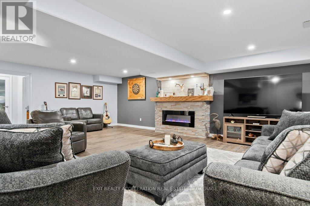 8 Briarwood Crescent, Greater Napanee, Ontario  K7R 0C2 - Photo 32 - X12995164