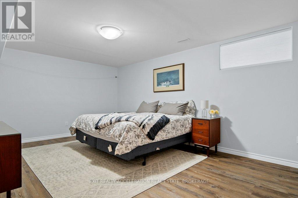 8 Briarwood Crescent, Greater Napanee, Ontario  K7R 0C2 - Photo 37 - X12995164