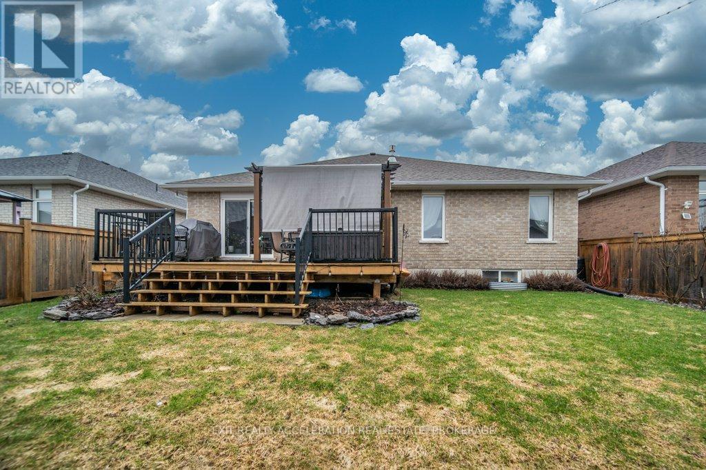 8 Briarwood Crescent, Greater Napanee, Ontario  K7R 0C2 - Photo 41 - X12995164