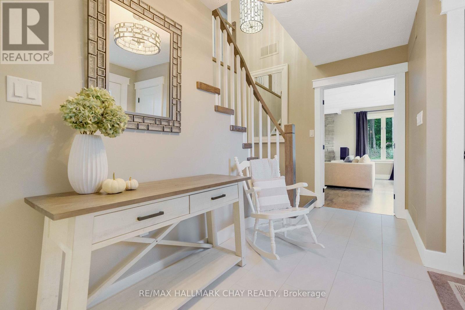 11 Park Trail, Springwater, Ontario  L9X 0L3 - Photo 4 - S12995010