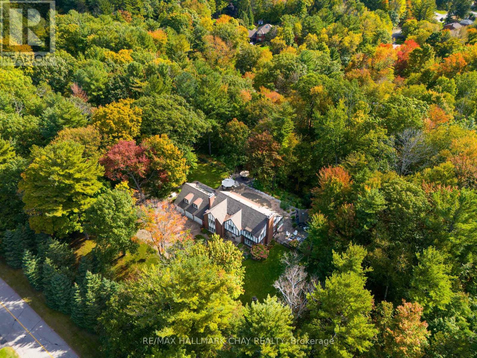 11 Park Trail, Springwater, Ontario  L9X 0L3 - Photo 49 - S12995010