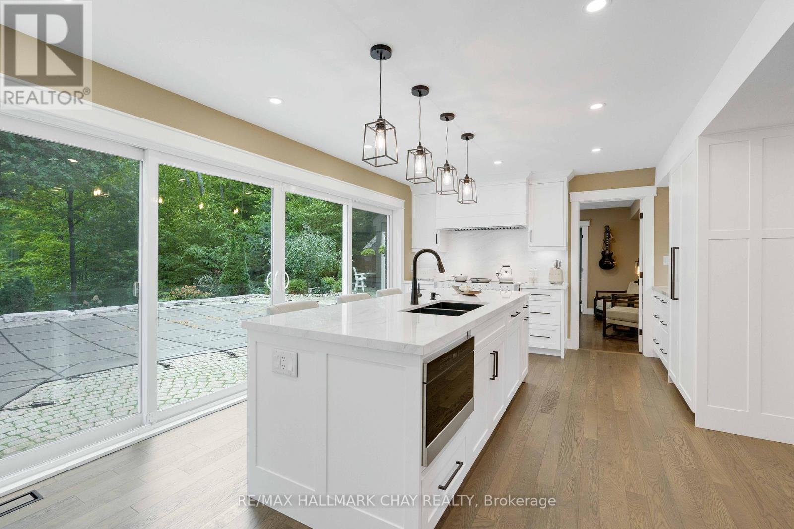 11 Park Trail, Springwater, Ontario  L9X 0L3 - Photo 5 - S12995010